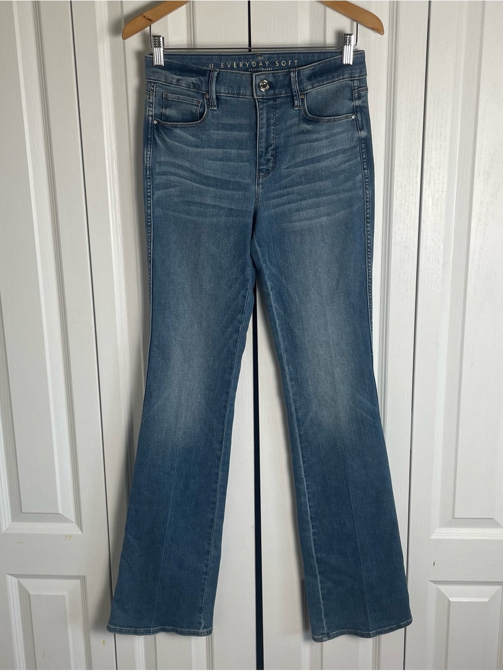 White House Black Market Everyday Soft Skinny Flare Jeans Womens 4L Blue Stretch